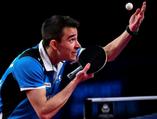 足球比赛中 足球比赛中