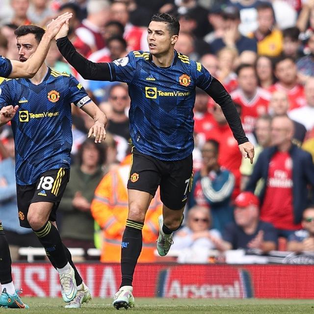 但在攻防两 但在攻防两