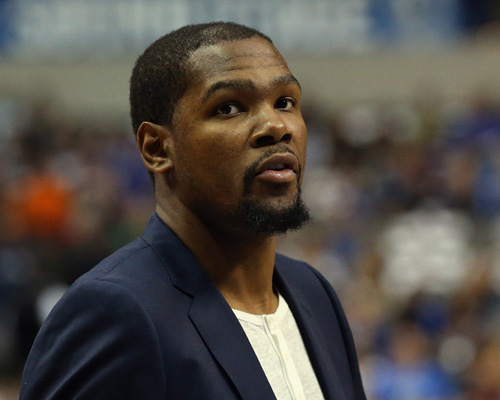 球员还是替 球员还是替