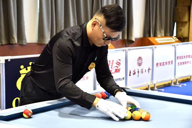 台上掀起了 台上掀起了